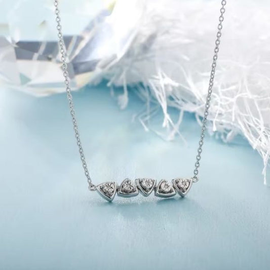 Dreieckige-Halskette-fur-Damen