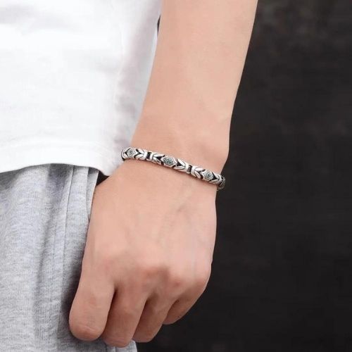 Echtes-Herren-Armband-aus-925er-Silber