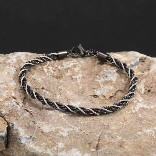 Erschwingliches-Herren-Armband-aus-Stahl