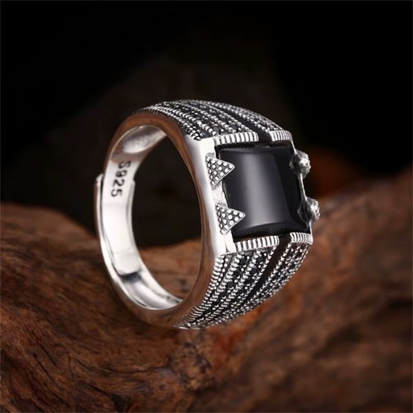 Größenverstellbarer Ring mit Retro-Muster Ringsilber