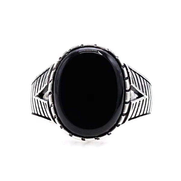 Ring-aus-schwarzem-Achat