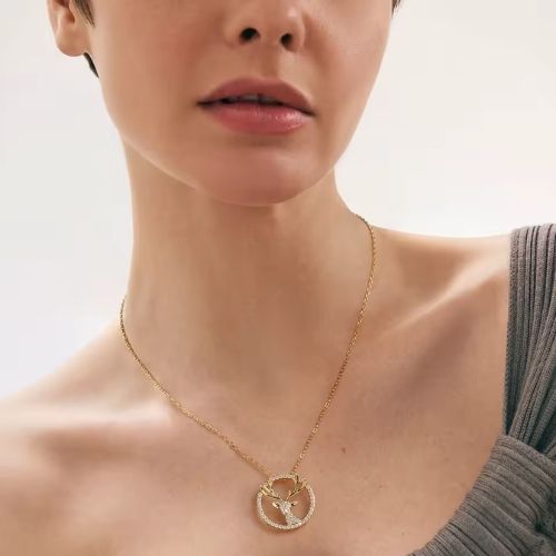 Silberne Halskette mit Hirsch Symbol Ringsilber