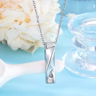 Ungewöhnlich gestaltete Stahl Halskette