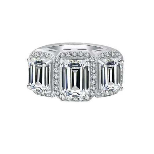 Verlobungsring-mit-drei-Steinen