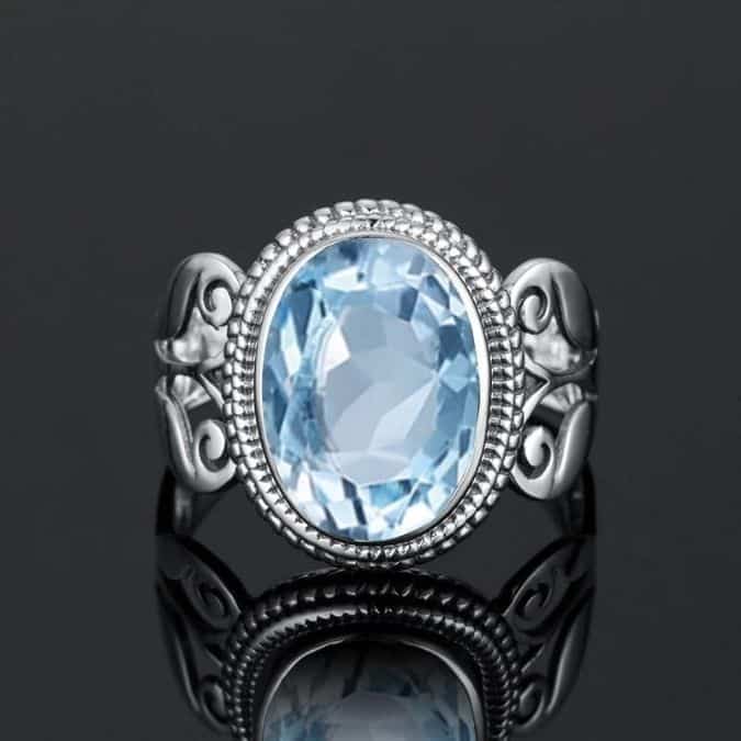 Ring-mit-Aquamarin-Stein-fur-Damen