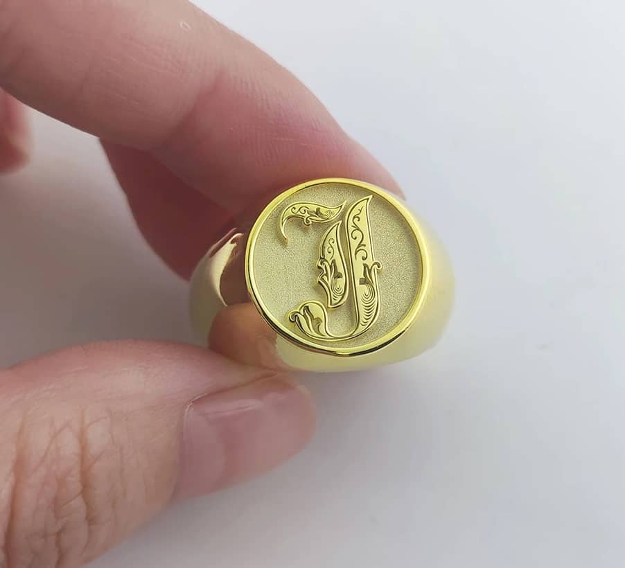 Ring mit Buchstaben Ringsilber