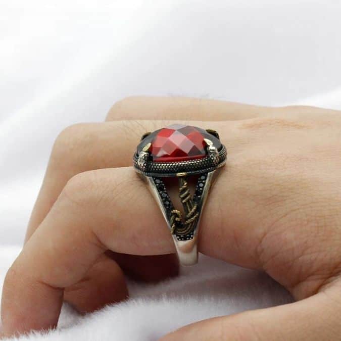 Ring-aus-Sterlingsilber-mit-rotem-Zirkonia-Stein