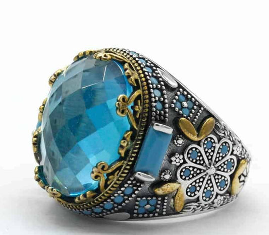 Seitenansicht des blauen Zirkonsteinrings für Männer