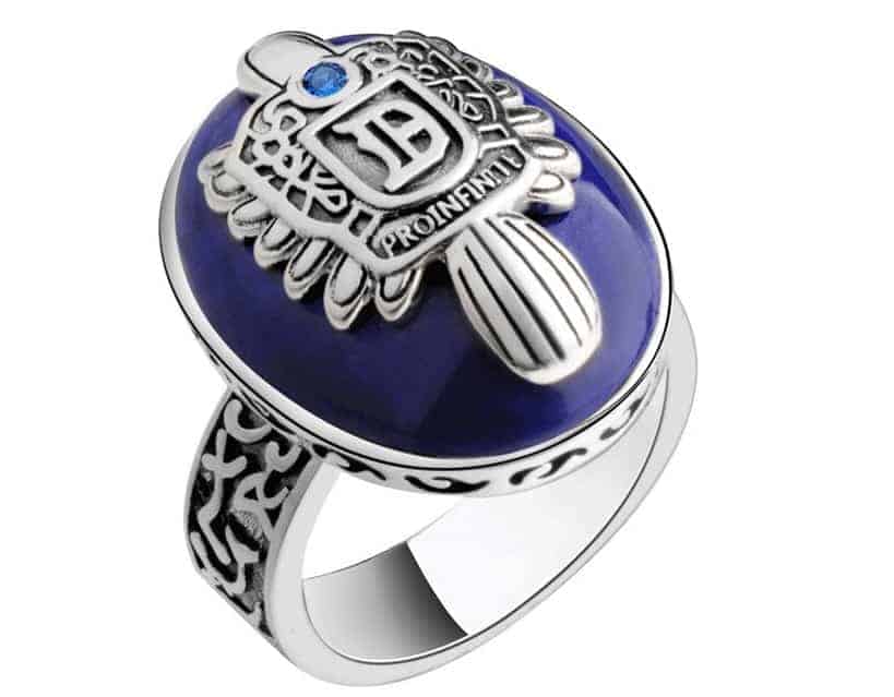Ring mit buchstabe