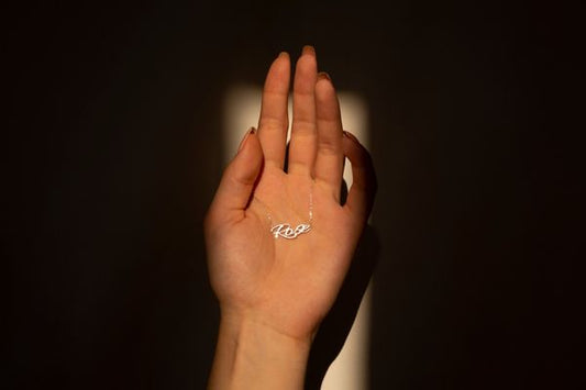 Schmuck mit Erinnerung – Warum ein Foto am Handgelenk mehr sagt als tausend Worte