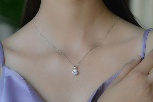 Wie reinigt man eine Silberkette richtig? Die besten Methoden für strahlenden Glanz