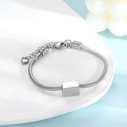 Armband mit Schlangenkette und Gravur Ringsilber