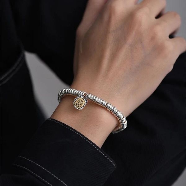 Aussergewohnlich-gestaltetes-Silber-Armband