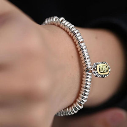 Aussergewohnlich-gestaltetes-Silber-Armband