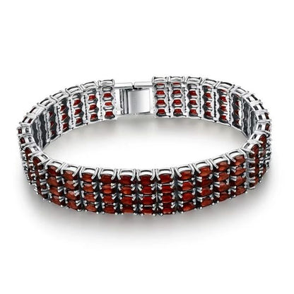 Besonderes-Armband-mit-rotem-Granatstein-fur-Damen