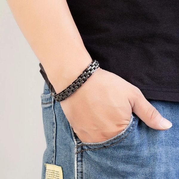 Breites-Herren-Armband-im-Punk-Stil