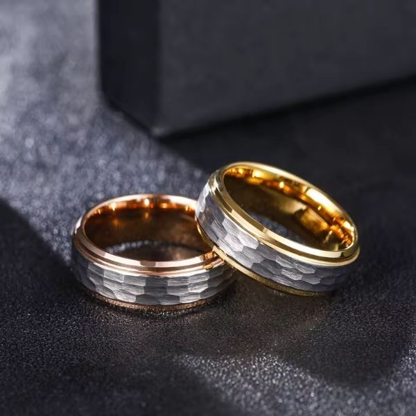Eheringe aus gehämmertem Wolframkarbid Ringsilber