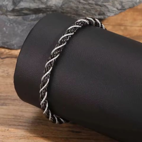 Erschwingliches-Herren-Armband-aus-Stahl