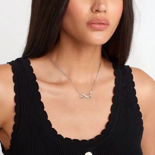 Halskette mit Stein und Unendlichkeitssymbol Ringsilber