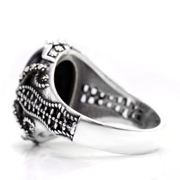 Herrenring-mit-schwarzem-Stein