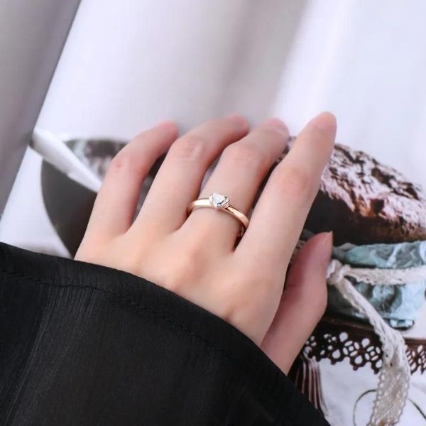 Herz-Silbernen-Ring-fur-Damen