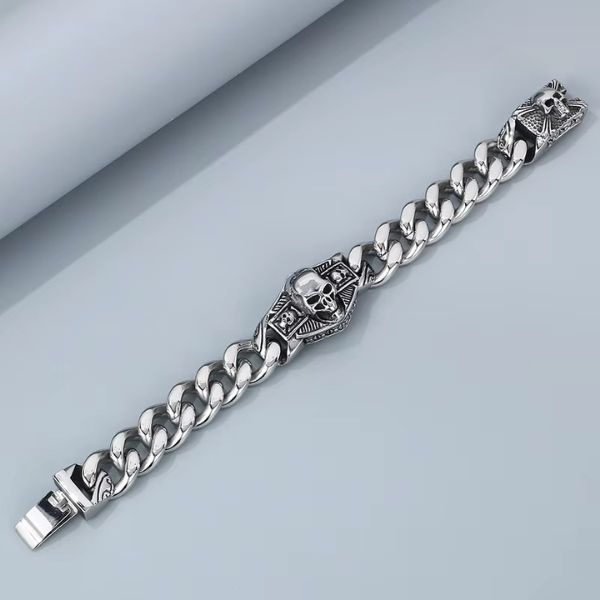 Kubanisches Kettenarmband mit Totenkopf Ringsilber