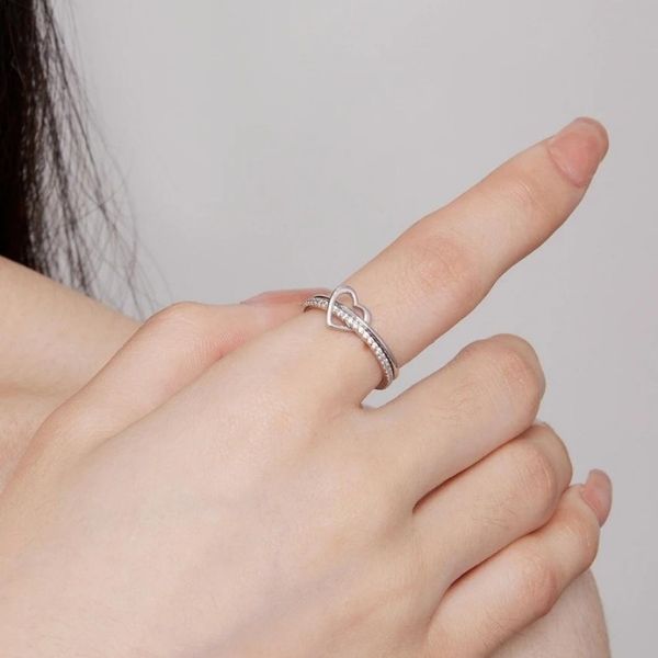 Minimalistischer-Damen-Ring-mit-Herz