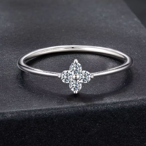 Minimalistischer vierblättriger Kleeblatt Ring Ringsilber