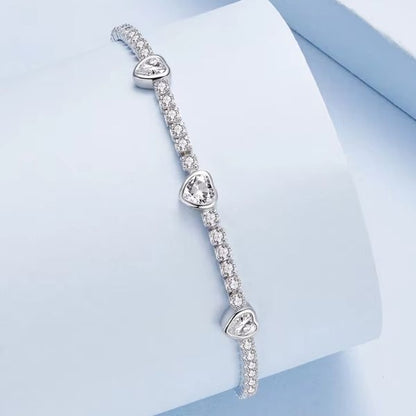 Minimalistisches Damen Armband mit drei Herzen - Ringsilber