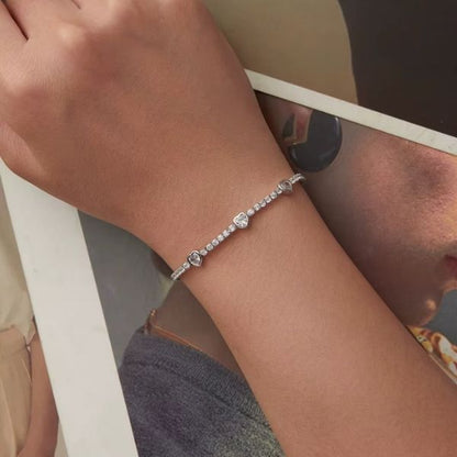 Minimalistisches Damen Armband mit drei Herzen - Ringsilber