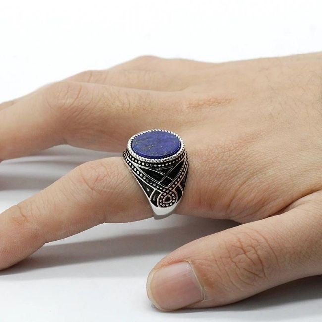 Moderner-Silber-Ring-mit-Lapislazuli-Stein