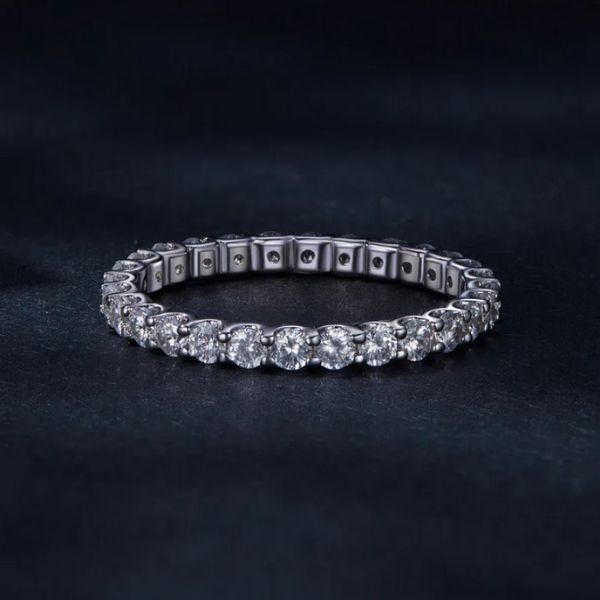 Moissanite-Ring-fur-Frauden