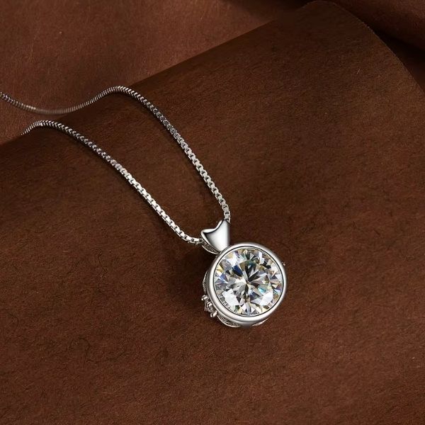 Moissanite-Stein-Herz-Damen-Halskette