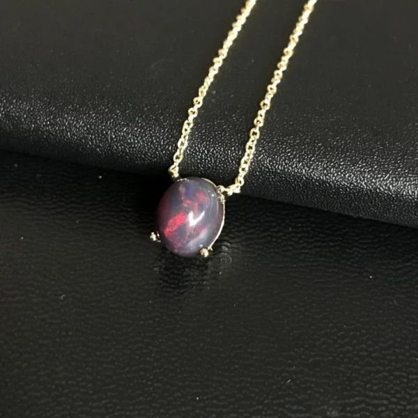 Naturliche-schwarze-Opal-Kette