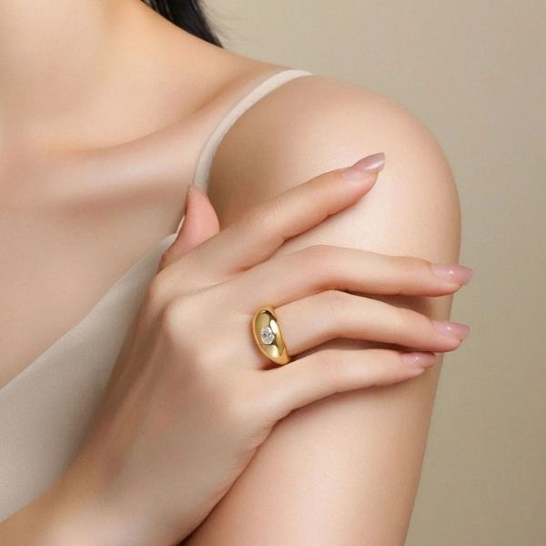 Oval-geschliffener-Moissanite-Ring