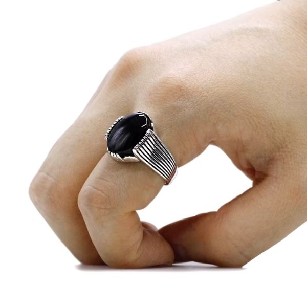 Retro-Herrenring-aus-schwarzem-Achat-Stein