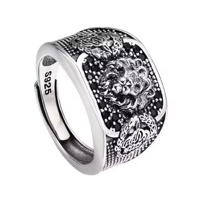 Ring-mit-Lowensymbol-in-verstellbarer-Grosse