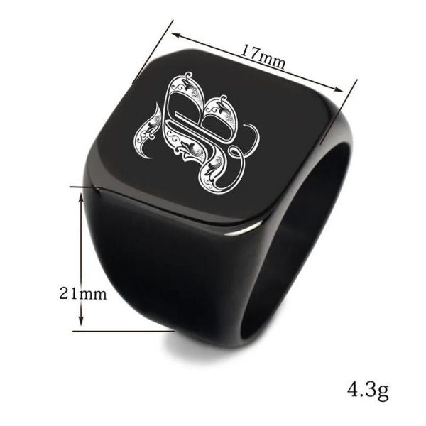 Schwarzer-Ring-mit-Buchstabe