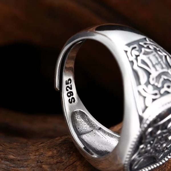 Siegelring mit verstellbarer Größe Ringsilber