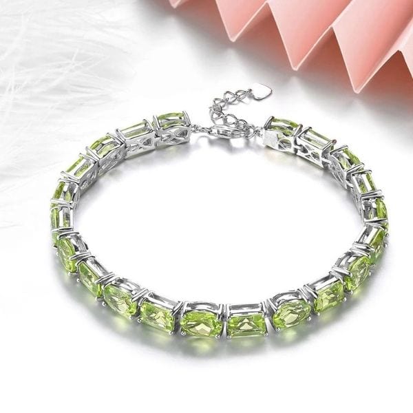 Silberarmband-mit-Peridot-Stein-fur-Damen