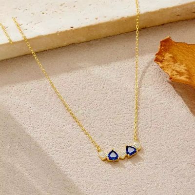 Halskette mit mehreren Herzen