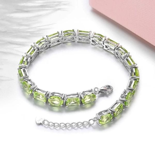 Silberarmband-mit-Peridot-Stein-fur-Damen