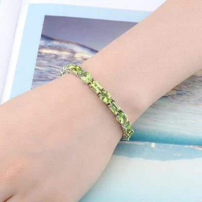 Silberarmband-mit-Peridot-Stein-fur-Damen