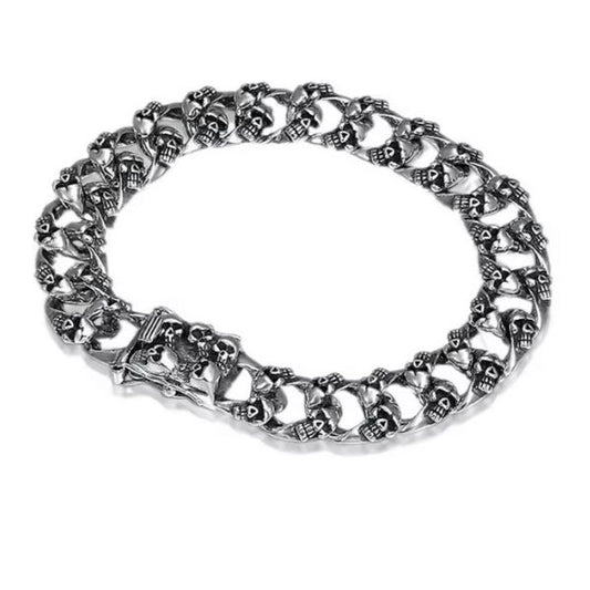 Silbernes-Armband-mit-Totenkopf-Stickerei-im-Sonderdesign