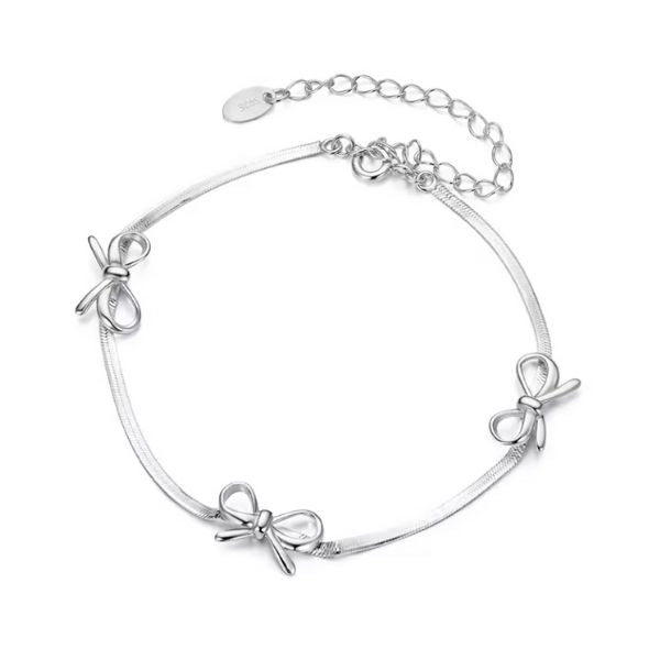 Silbernes-Damen-Armband-mit-Bandmuster
