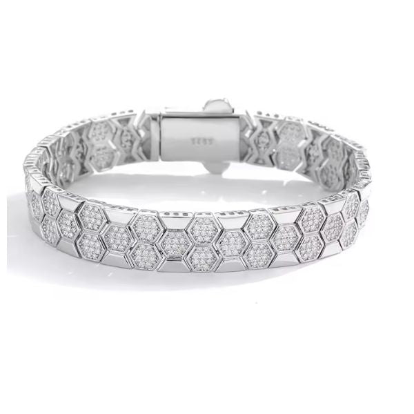 Silbernes-Damen-Armband-mit-besonderem-Design