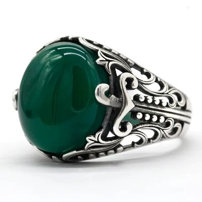 Silberring mit wertvollem Grüner Stein Ringsilber