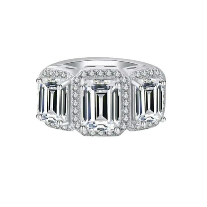 Verlobungsring-mit-drei-Steinen