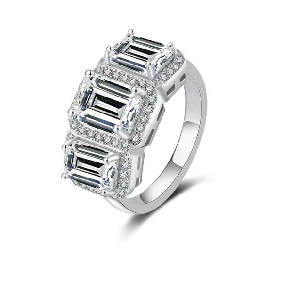 Verlobungsring-mit-drei-Steinen