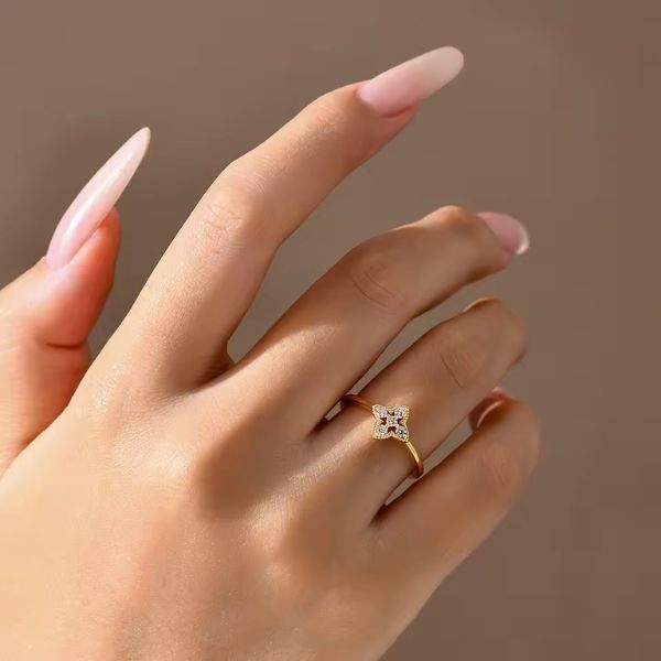 Verlobungsring-mit-Sternsymbol